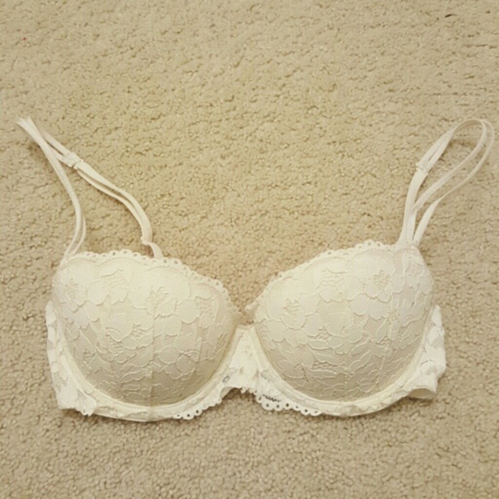PINK by Victoria’s Secret White Lace Push Up Bra